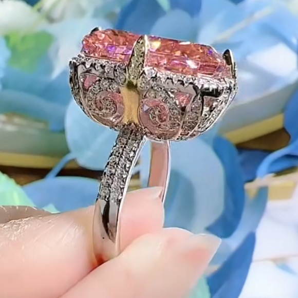 6.84 Sapphire Ring - Picture 8 of 13